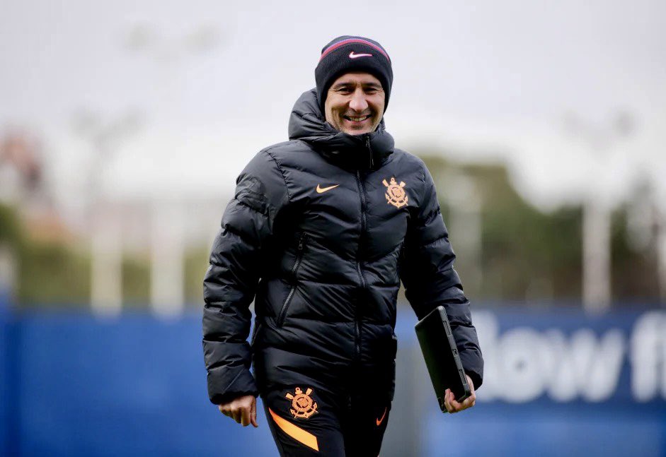 Corinthians empata na Argentina