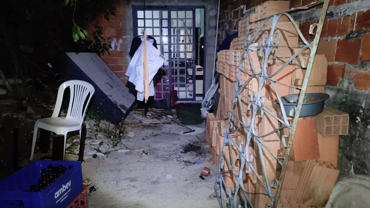 Homem é preso por agredir mulher a tijoladas