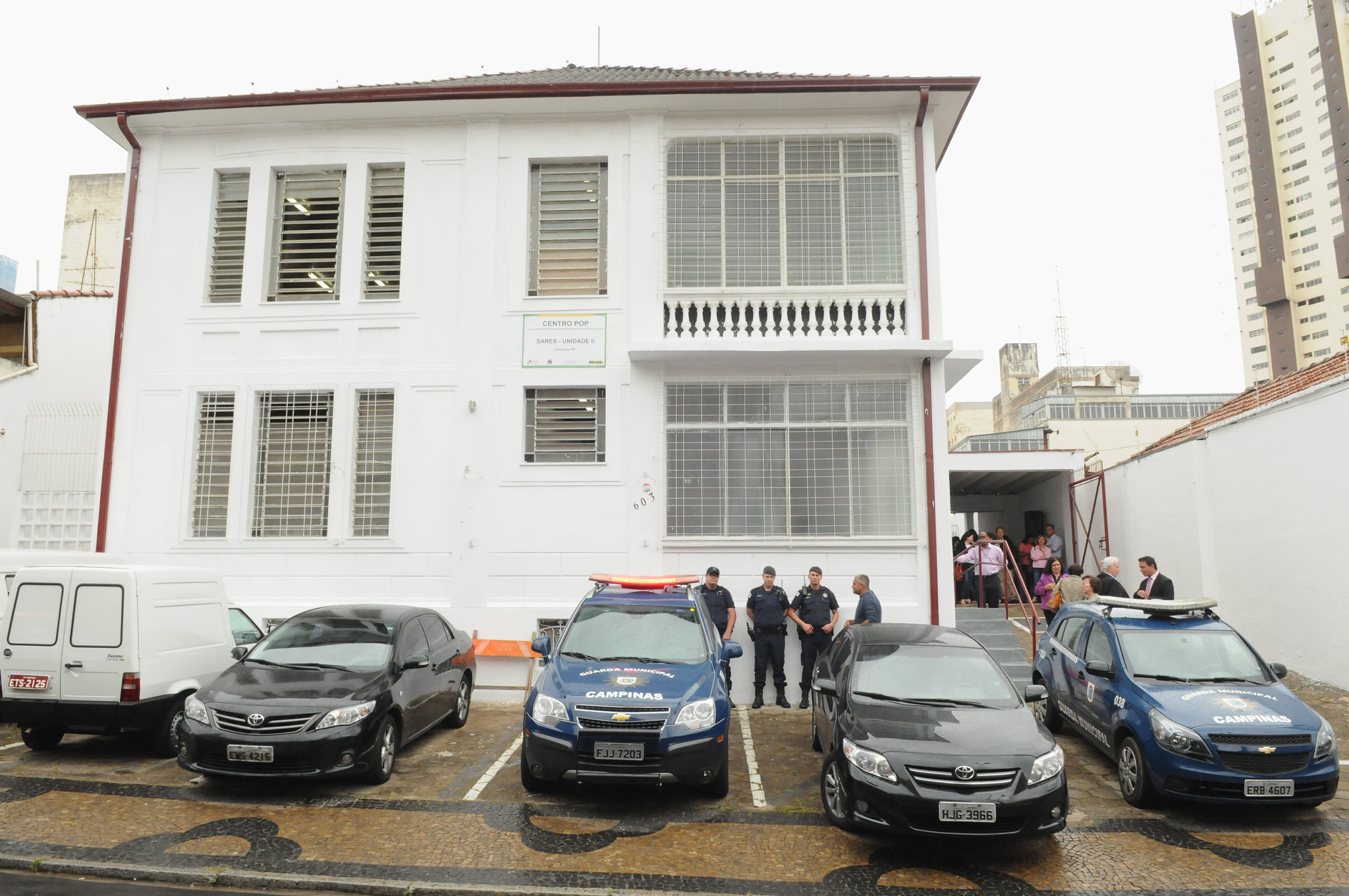 Homem em situação de rua é atropelado em frente ao Centro Pop