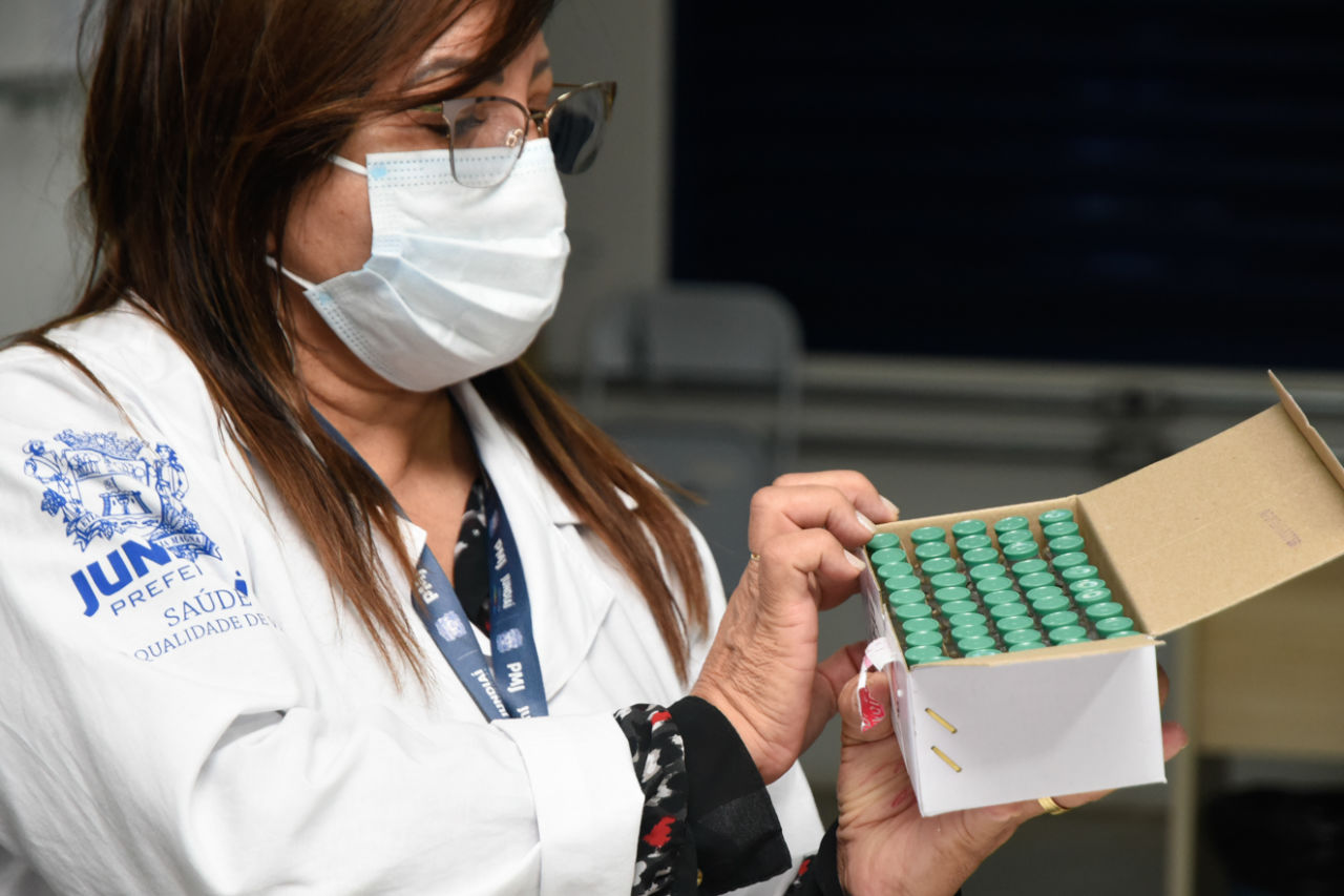 Jundiaí tem alta de casos confirmados de covid-19 e reforça vacinação