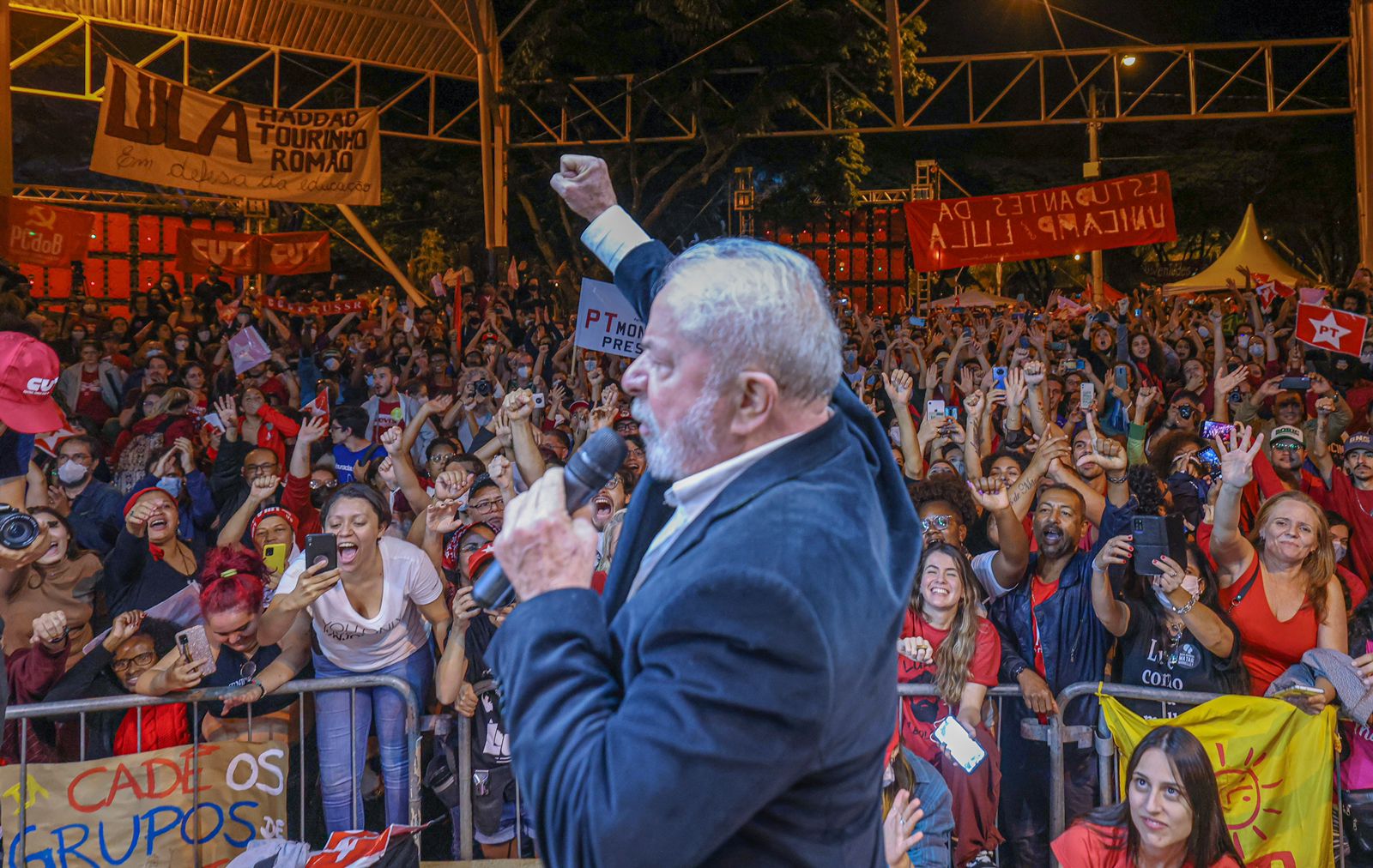 Lula afirma que Bolsonaro só entende de “fake news” e milicianos