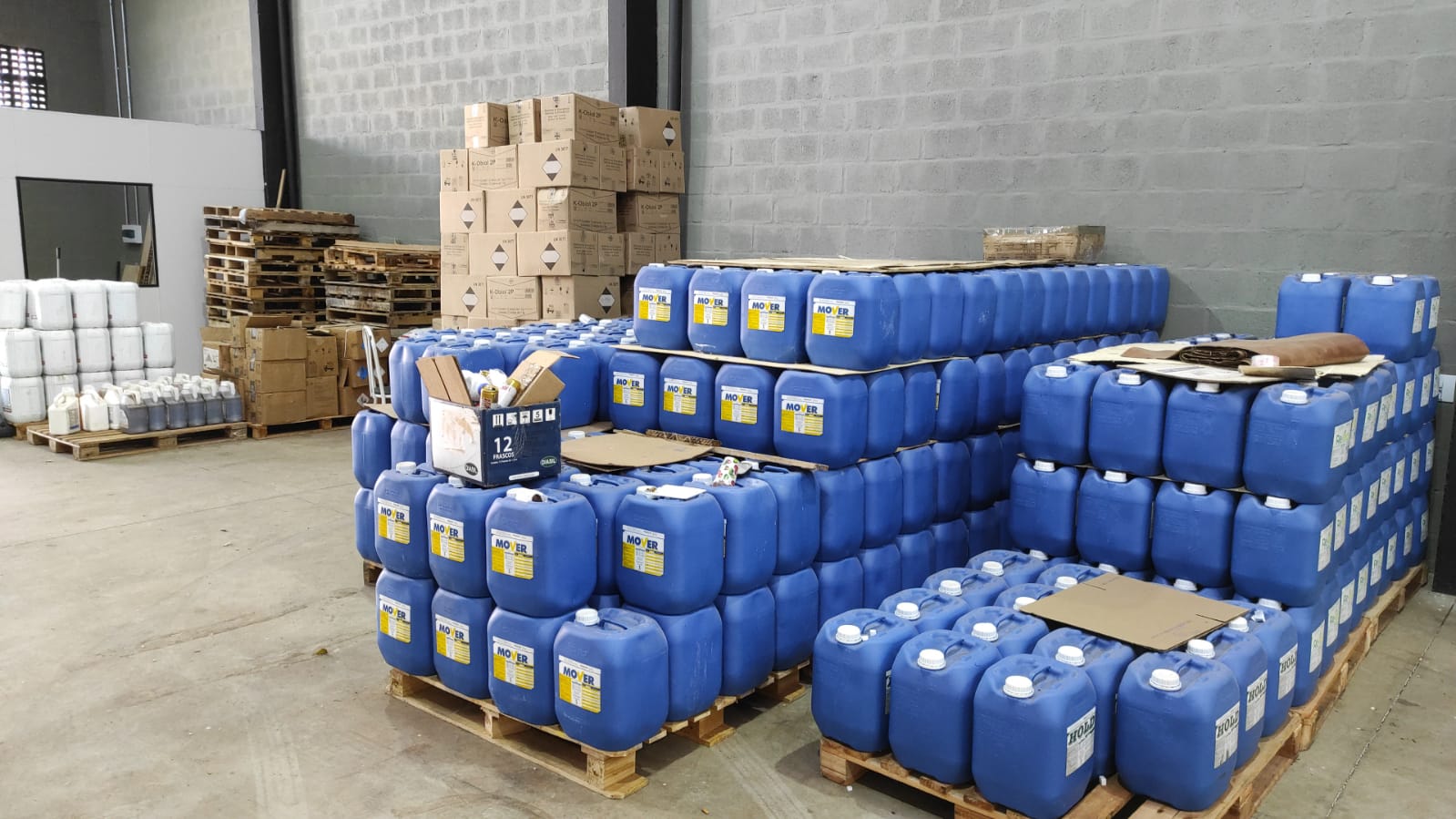 Polícia faz operação de combate a bando que adulterava agrotóxicos