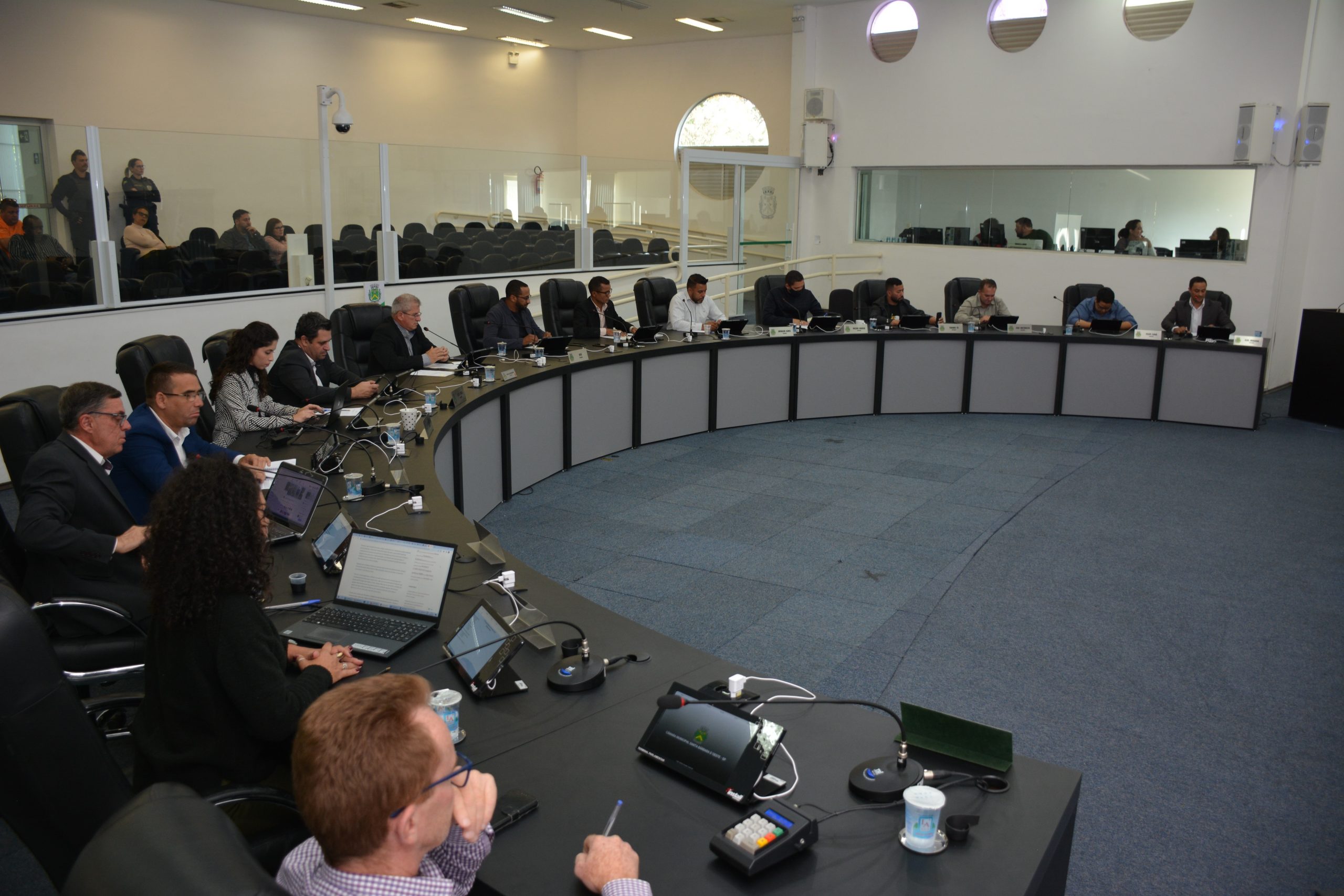 Santa Bárbara d’Oeste: Vereadores aprovam aumento nos próprios salários