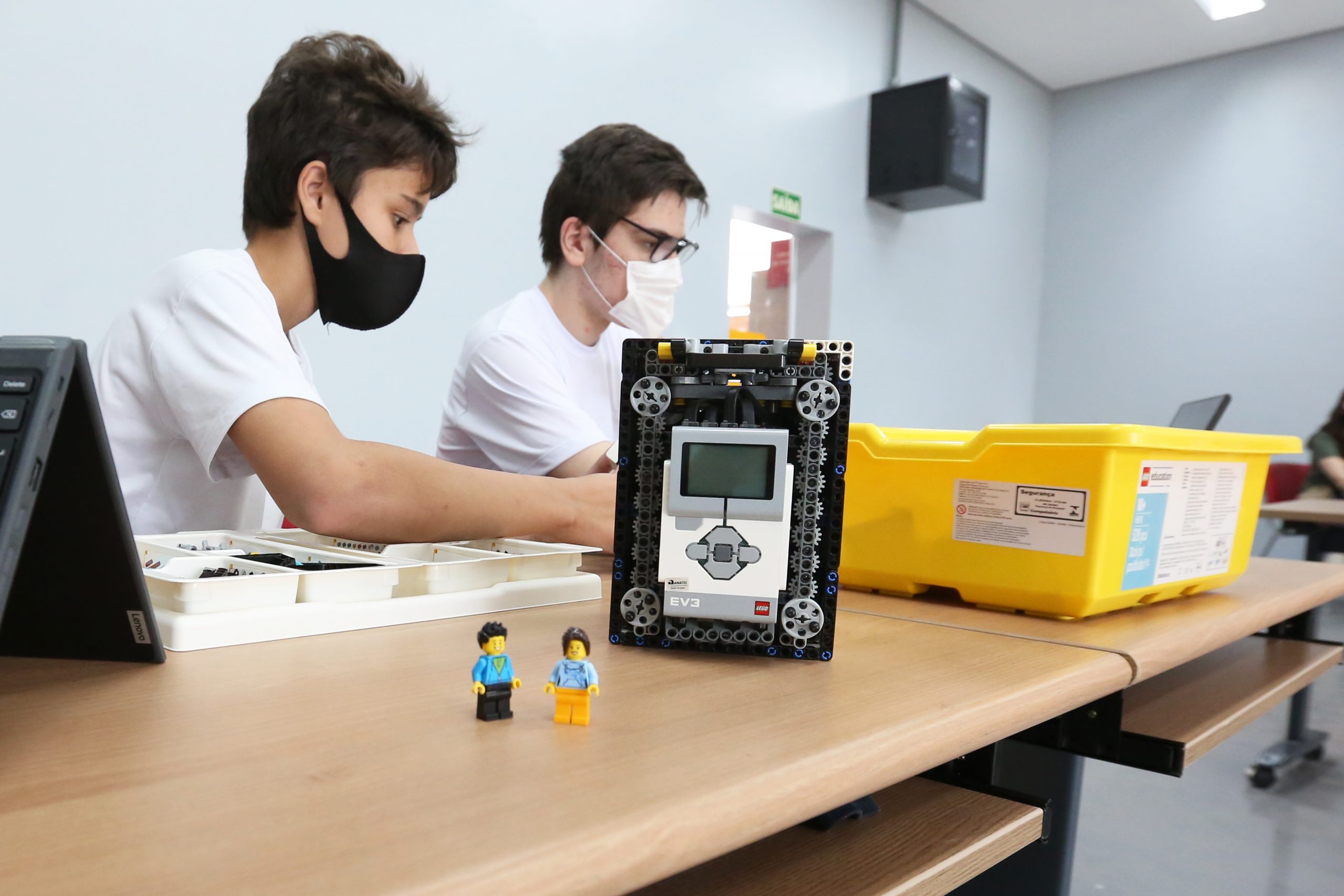 Sesi de Campinas e Americana abrem inscrições para curso de programação e robótica