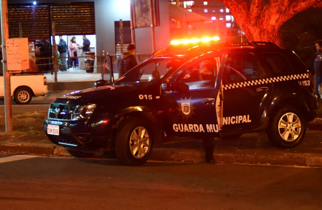 Homem morre atropelado após sequência de colisões na Ruy Rodrigues