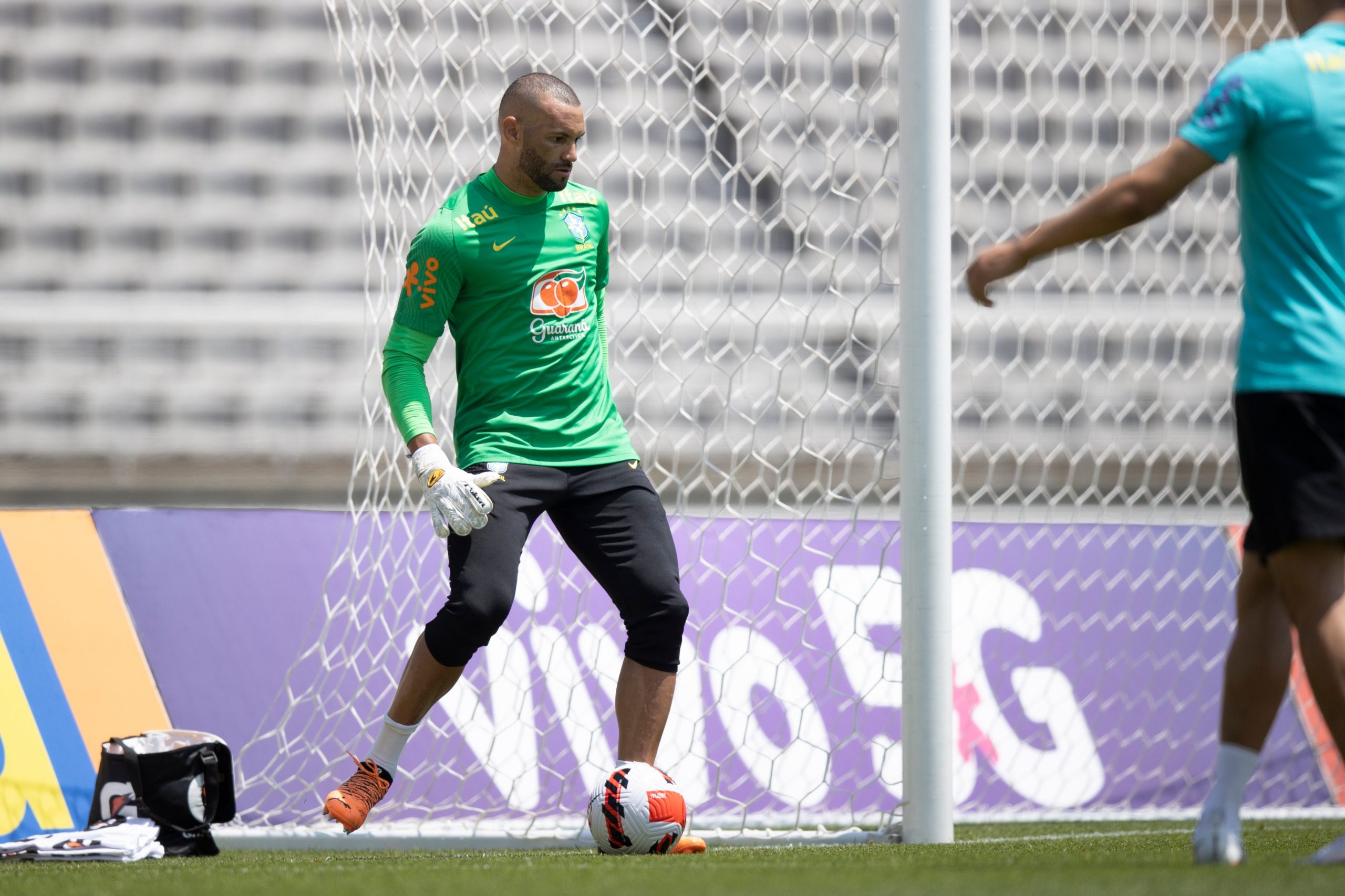 Tite esboça seleção e Ederson está fora dos amistosos