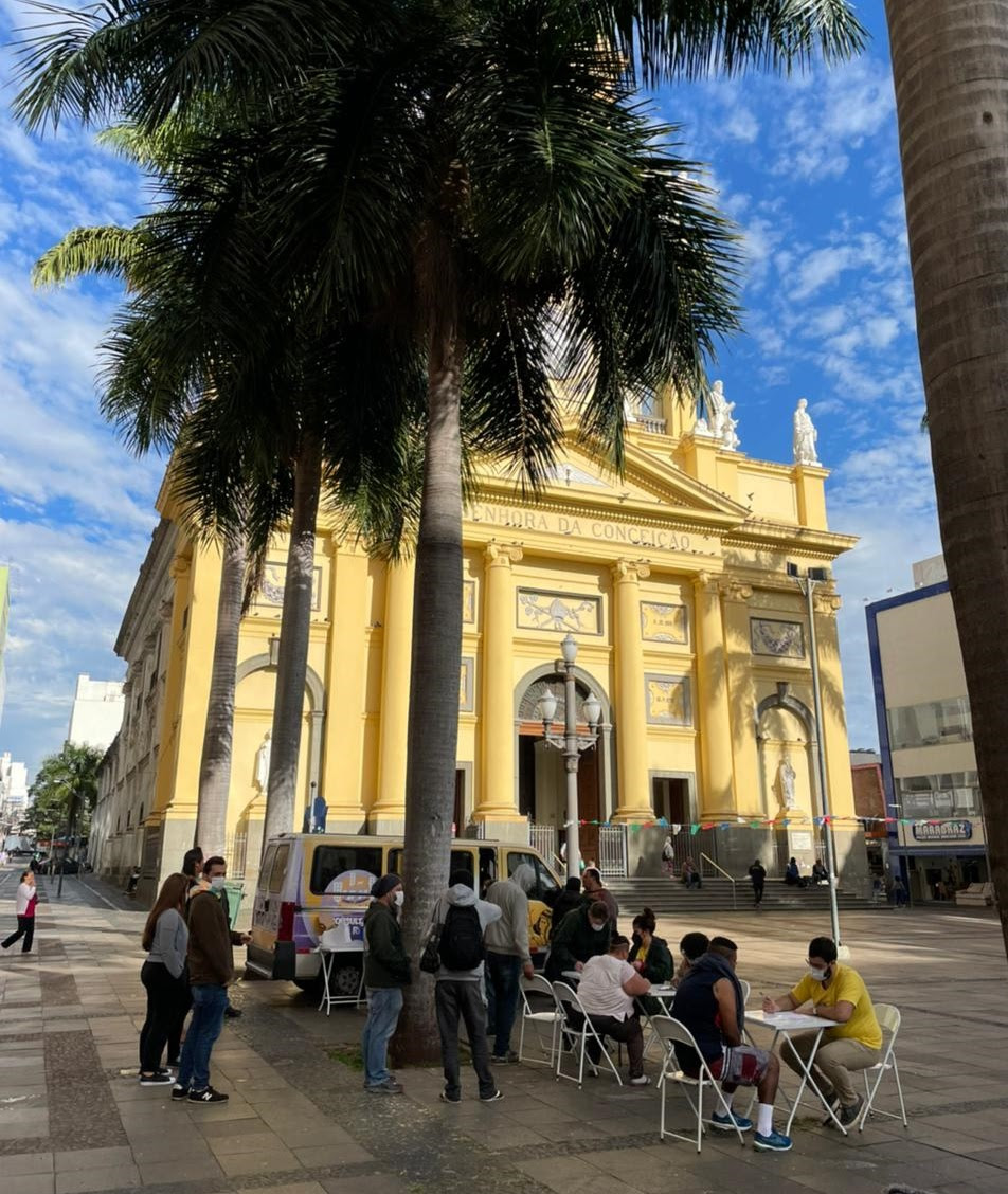 Consultório na Rua vacina 2.038 pessoas vulneráveis