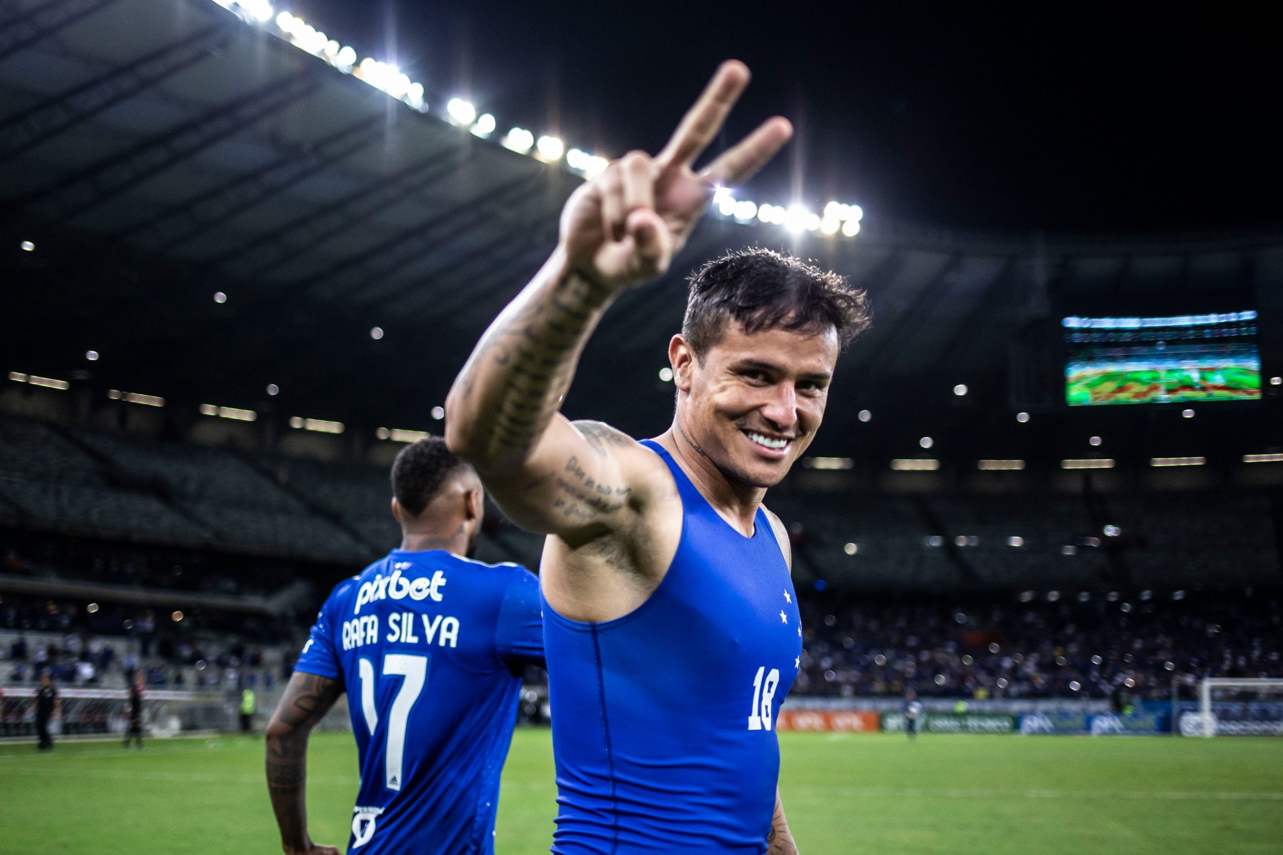 Cruzeiro vence mais uma e Bahia é vice líder