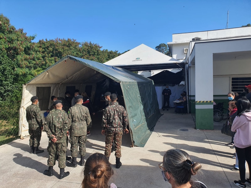 Exército volta a ceder tenda para atender doentes com covid-19 em Valinhos