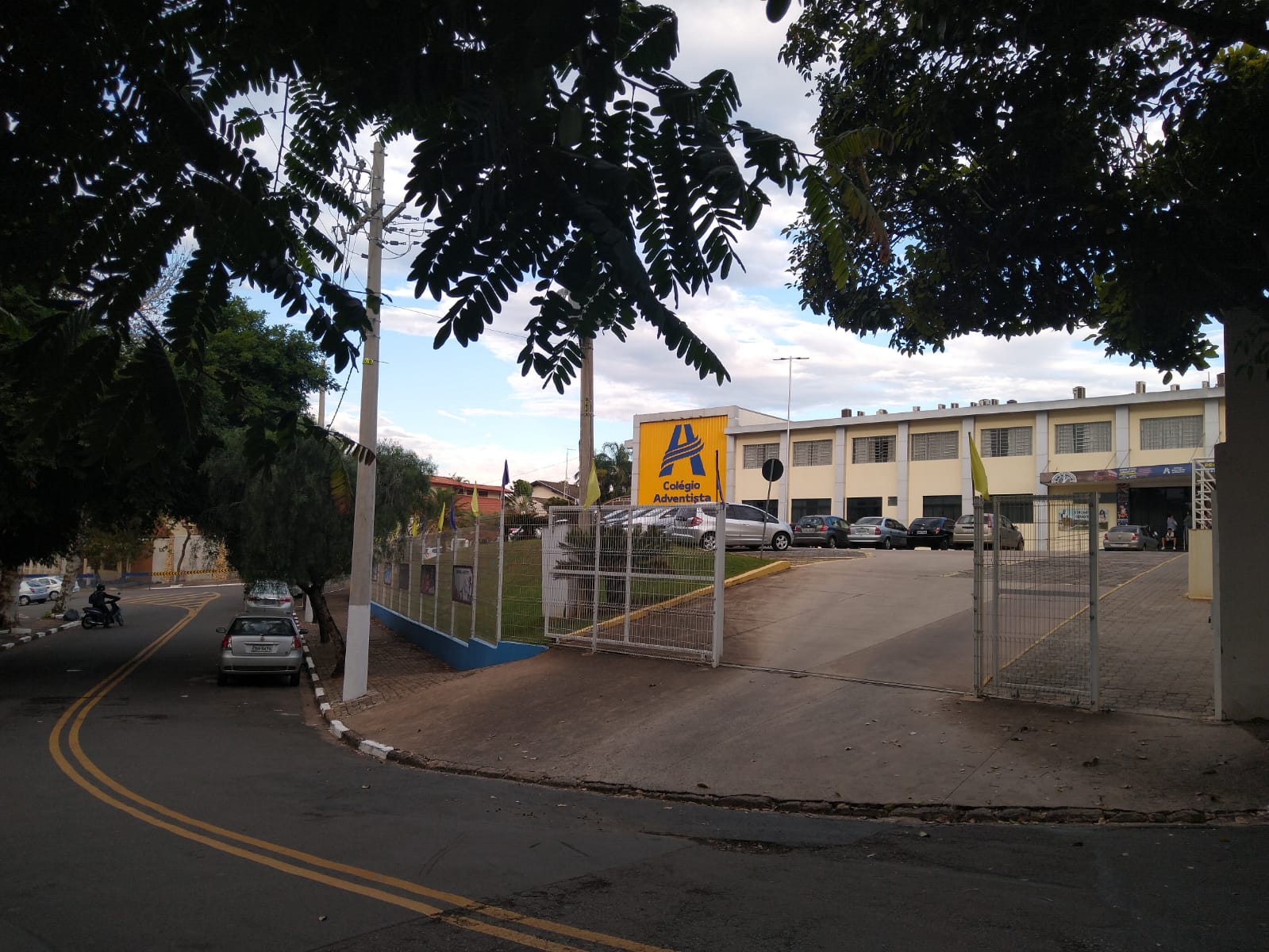 Homem é executado em frente à escola particular de Paulínia