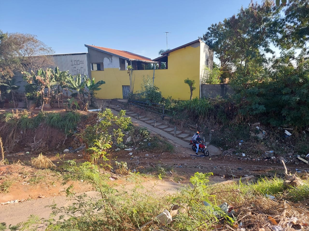 Moradores cobram início das obras de viaduto na divisa de Hortolândia e Sumaré
