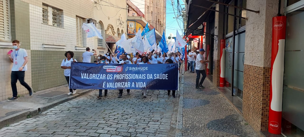 Protesto da saúde pede reajuste salarial de 11,90% e combate a assédios