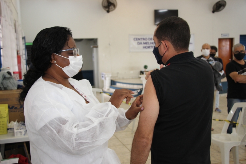 Hortolândia muda horário de aplicação de vacina contra covid em UBS