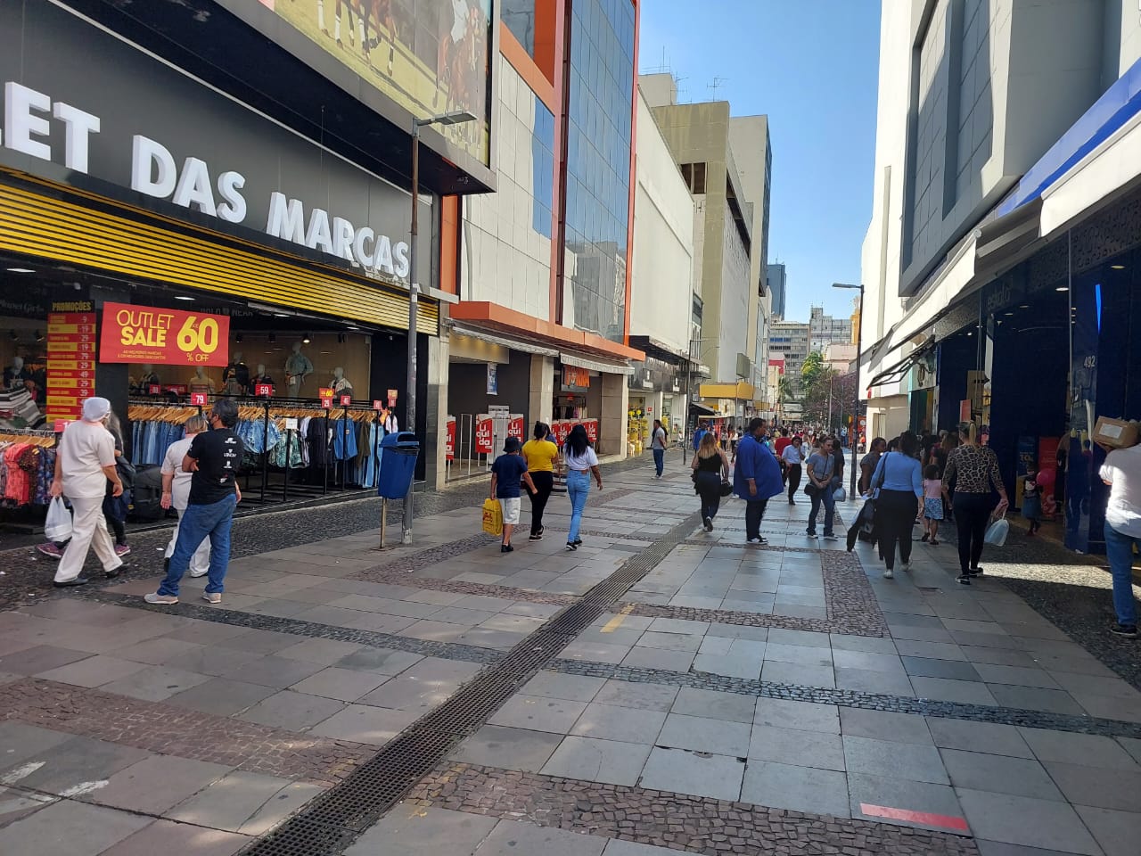 Comércio de Campinas reage, com sinais de recuperação e aumento nas vendas