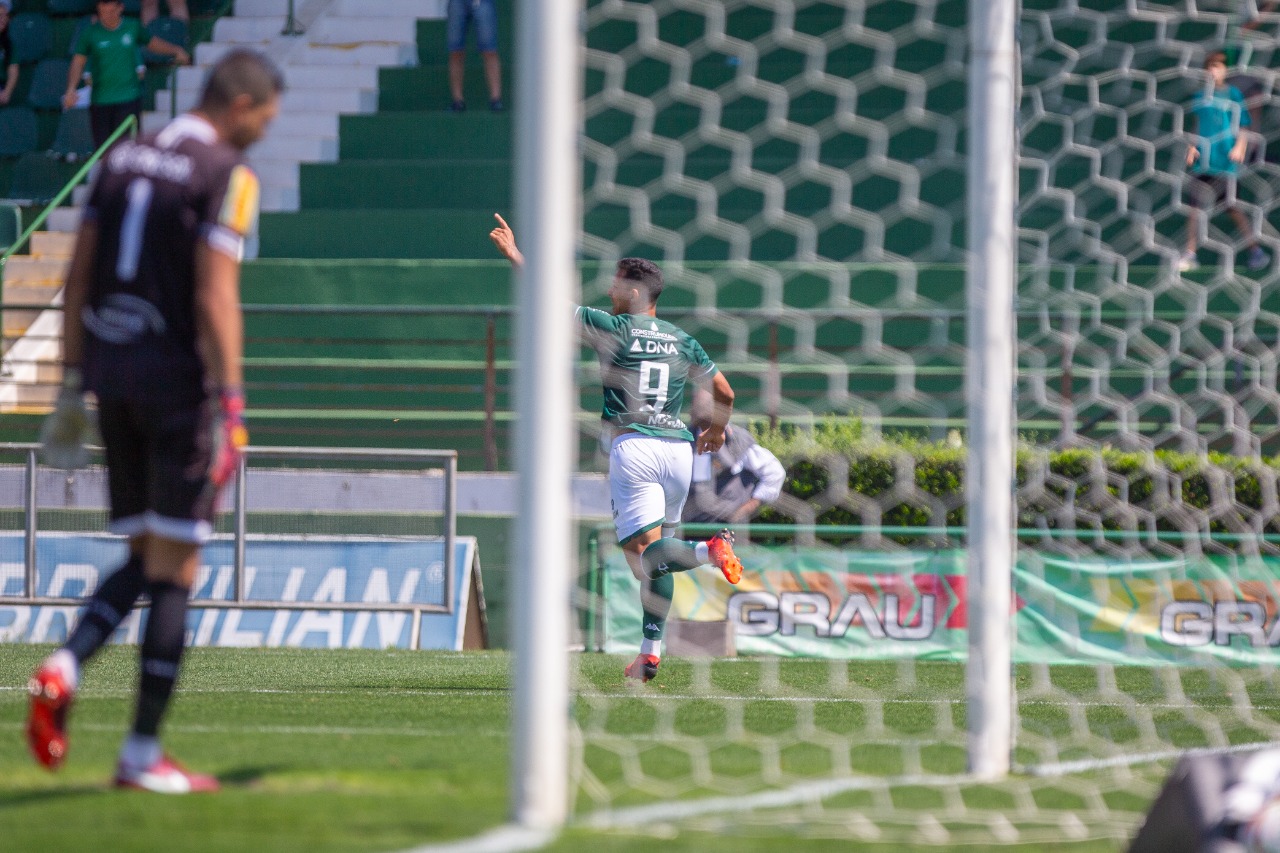 Guarani vence o Tombense e segue vivo contra o rebaixamento