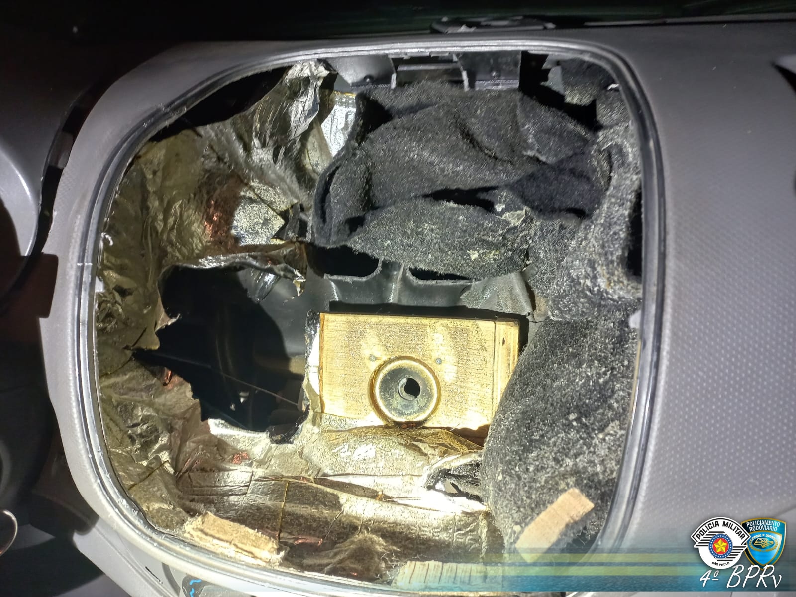 Homem tenta subornar PMs e é preso na Rodovia Professor Zeferino Vaz