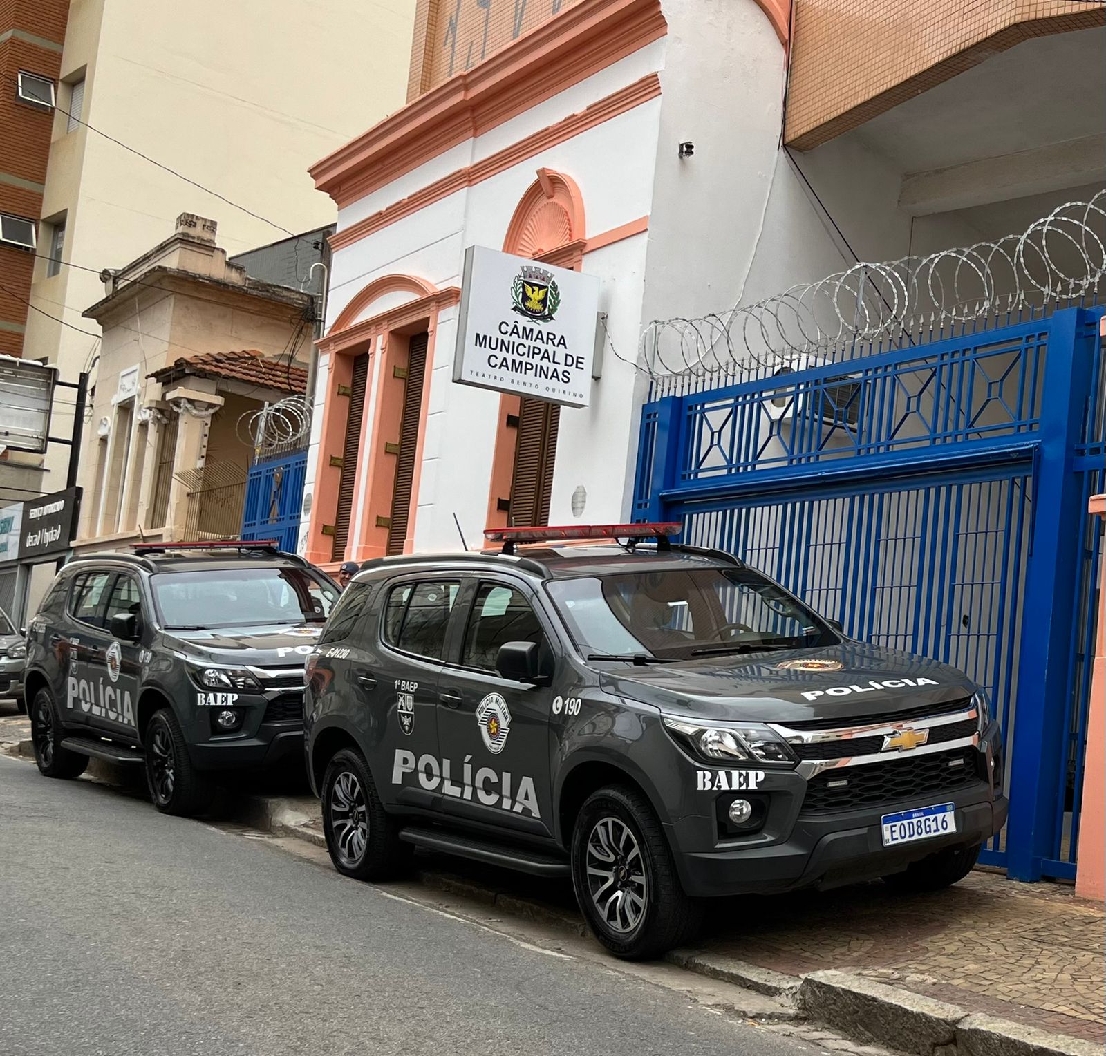 MP também cumpre mandado na sede provisória da Câmara