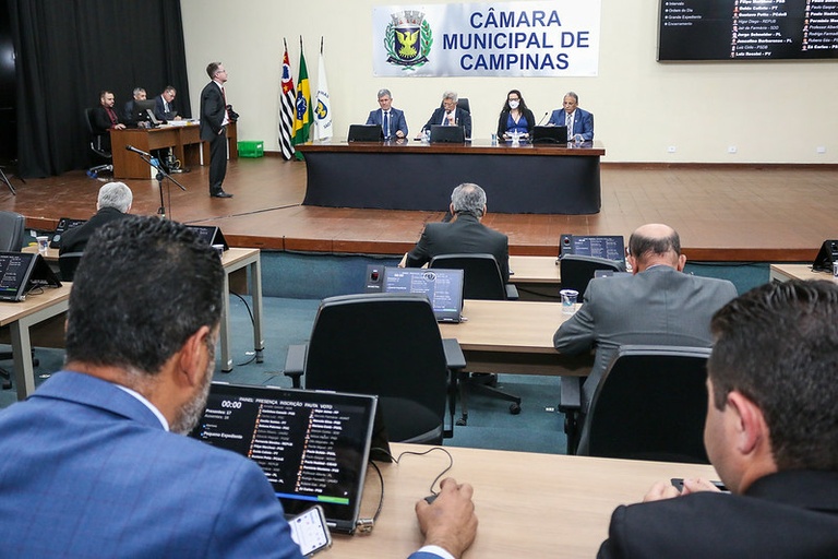 Na sessão de ontem, Câmara convoca reunião para emendas impositivas