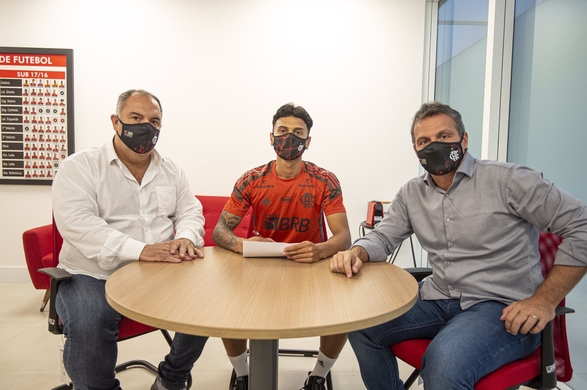 Um Colombiano, um Boliviano e um Argentino, devem chegar ao Guarani