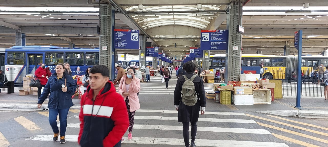 Passageiros abandonam as máscaras; decreto mantém obrigatoriedade