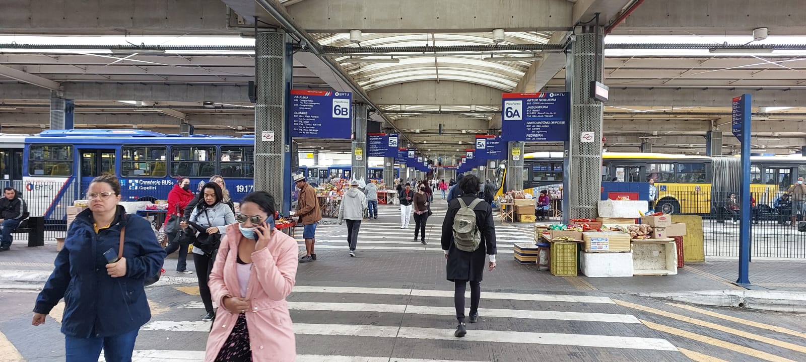 Decreto que desobriga máscaras não impacta rotina dos passageiros