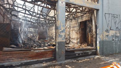 Dia seguinte ao incêndio tem trabalhos de autoridades e lamentos