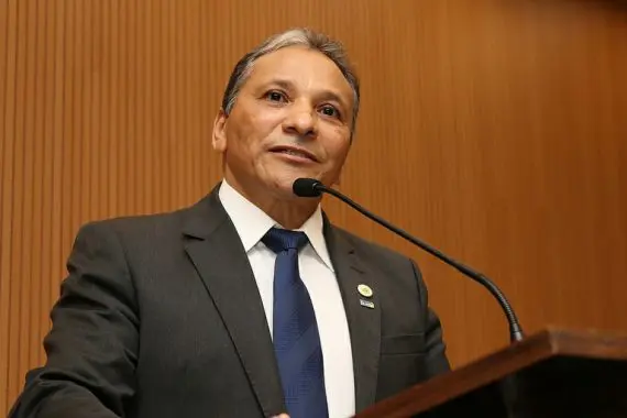 MP convoca Fernando Mendes após fala na sessão da Câmara