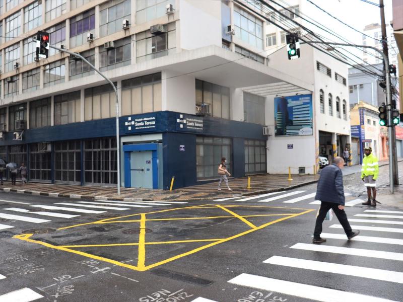 Novo semáforo já está funcionando na José Paulino