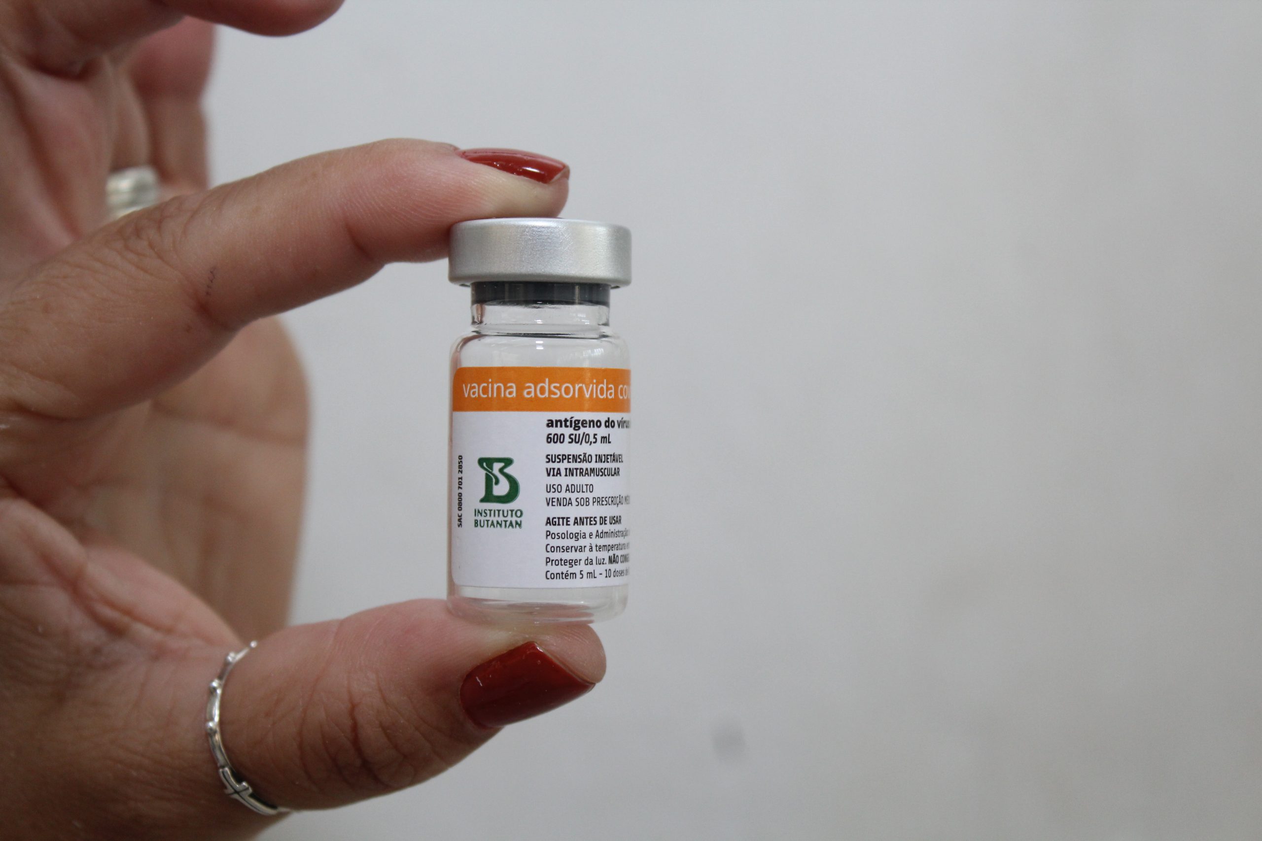 Alta na procura faz estoques de vacina contra covid-19 esgotarem em Limeira