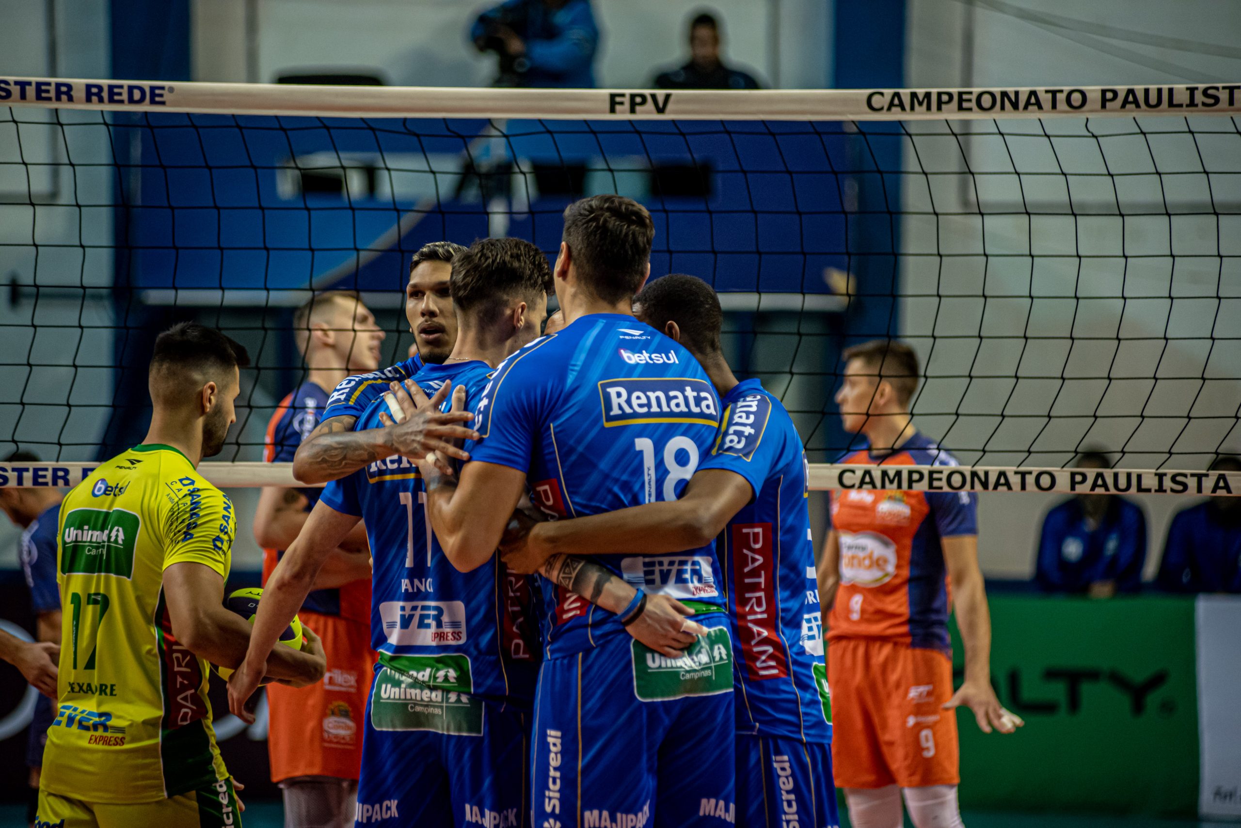 Vôlei Renata despacha São José e enfrenta Suzano na semifinal