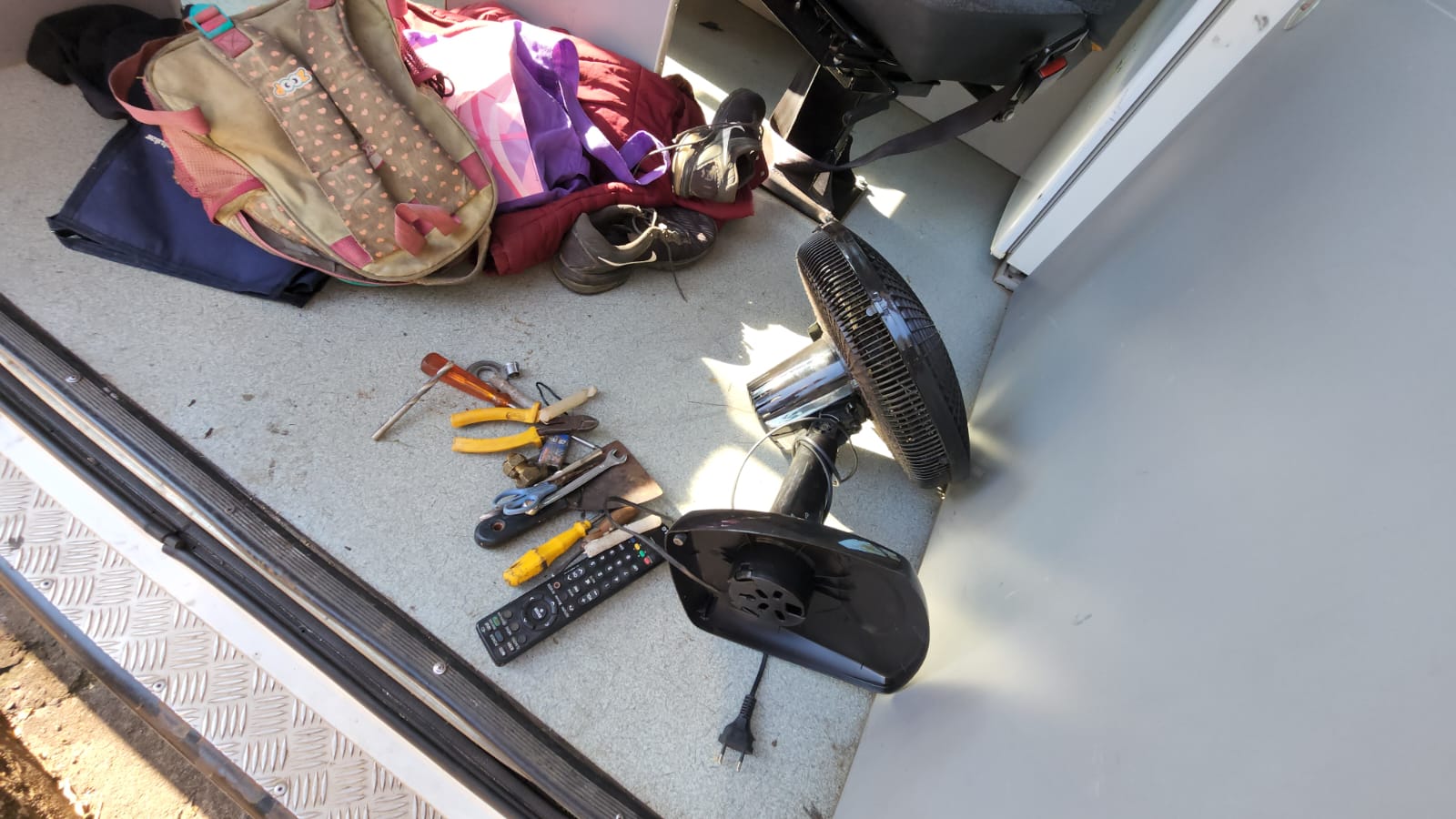 Casal arromba escola particular para furtar ventilador e trocá-lo por drogas em Limeira