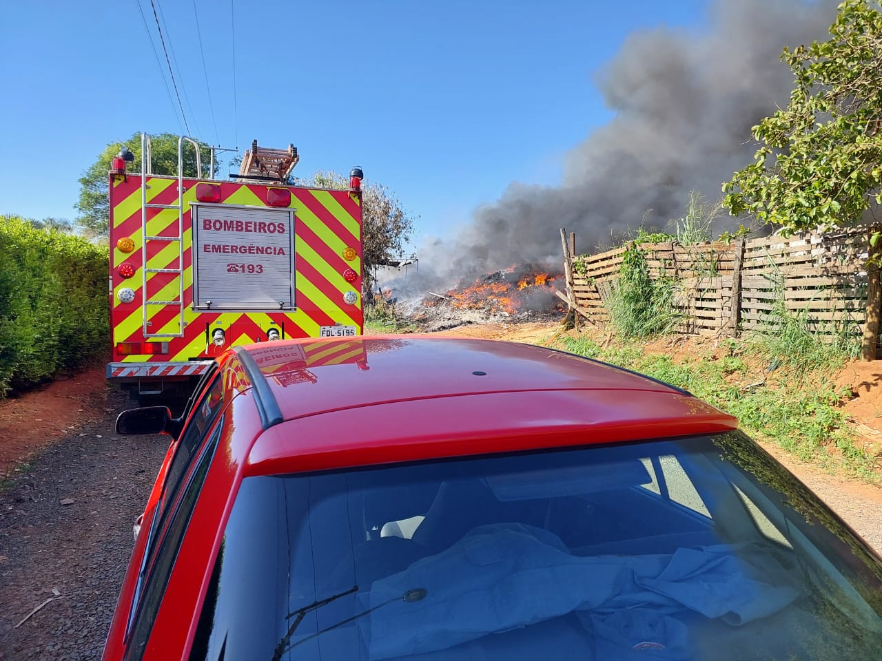 Bombeiros passam a madrugada controlando novo incêndio no Reforma Agrária