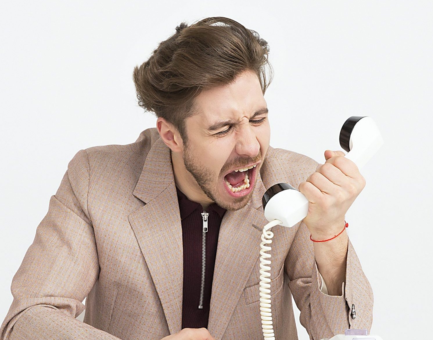 Empresas devem ser proibidas de oferecer empréstimo consignado por telefone