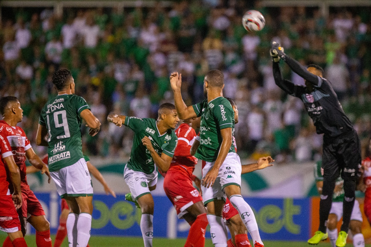 Guarani marca no fim e vence o CRB no Brinco de Ouro