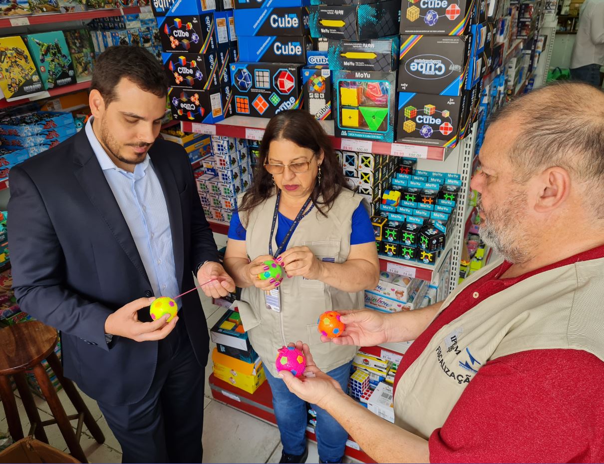 Ipem encontra problemas durante fiscalização de brinquedos