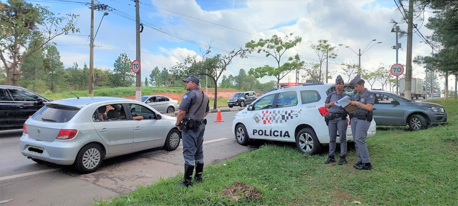 PM faz Operação Distrito para tentar diminuir roubos de veículos em Sousas