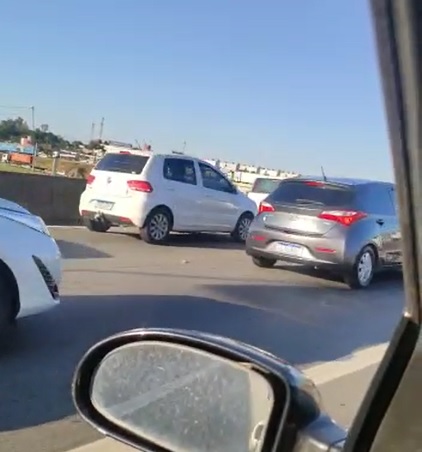 Obra de recapeamento no pico da manhã trava Anhanguera e até Dom Pedro