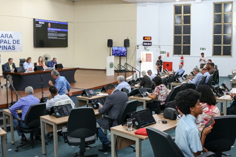 Câmara começa sessões extraordinárias para zerar ‘fila de espera’ de projetos