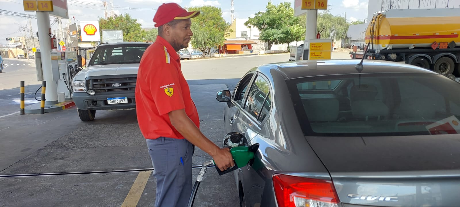 Petrobras aumentou preço da gasolina; reajuste é de R$ 0,23 em média