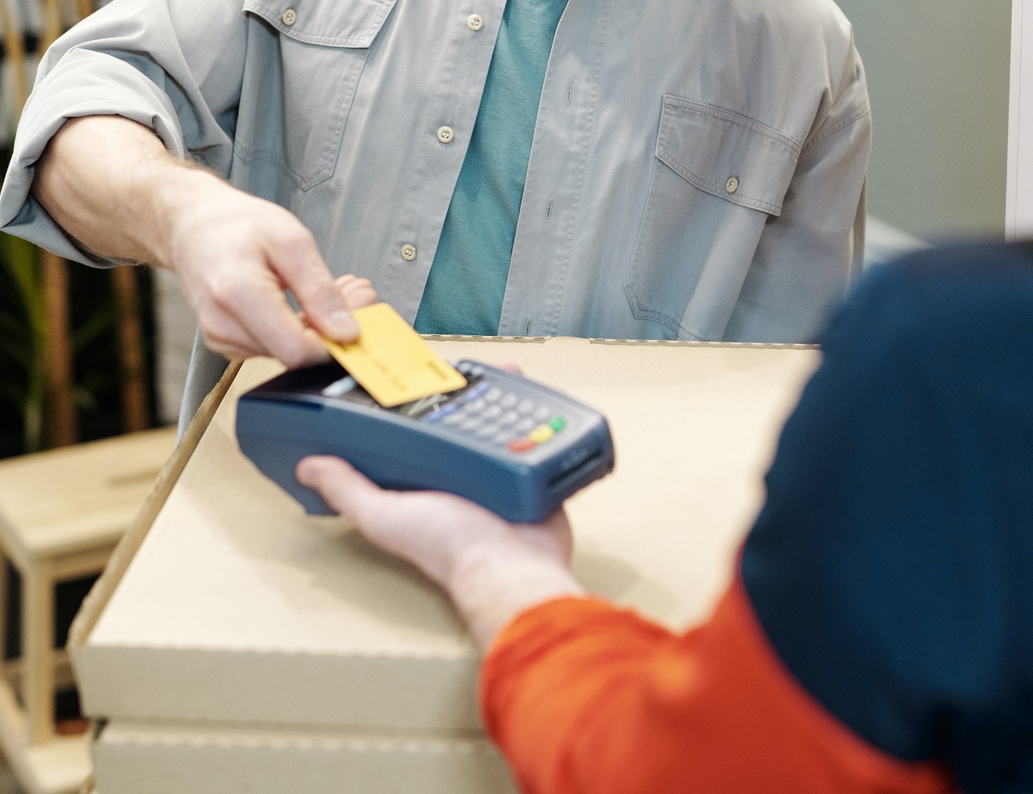 Pedágios da Anhanguera e Bandeirantes atrásra aceitam cartões por aproximação