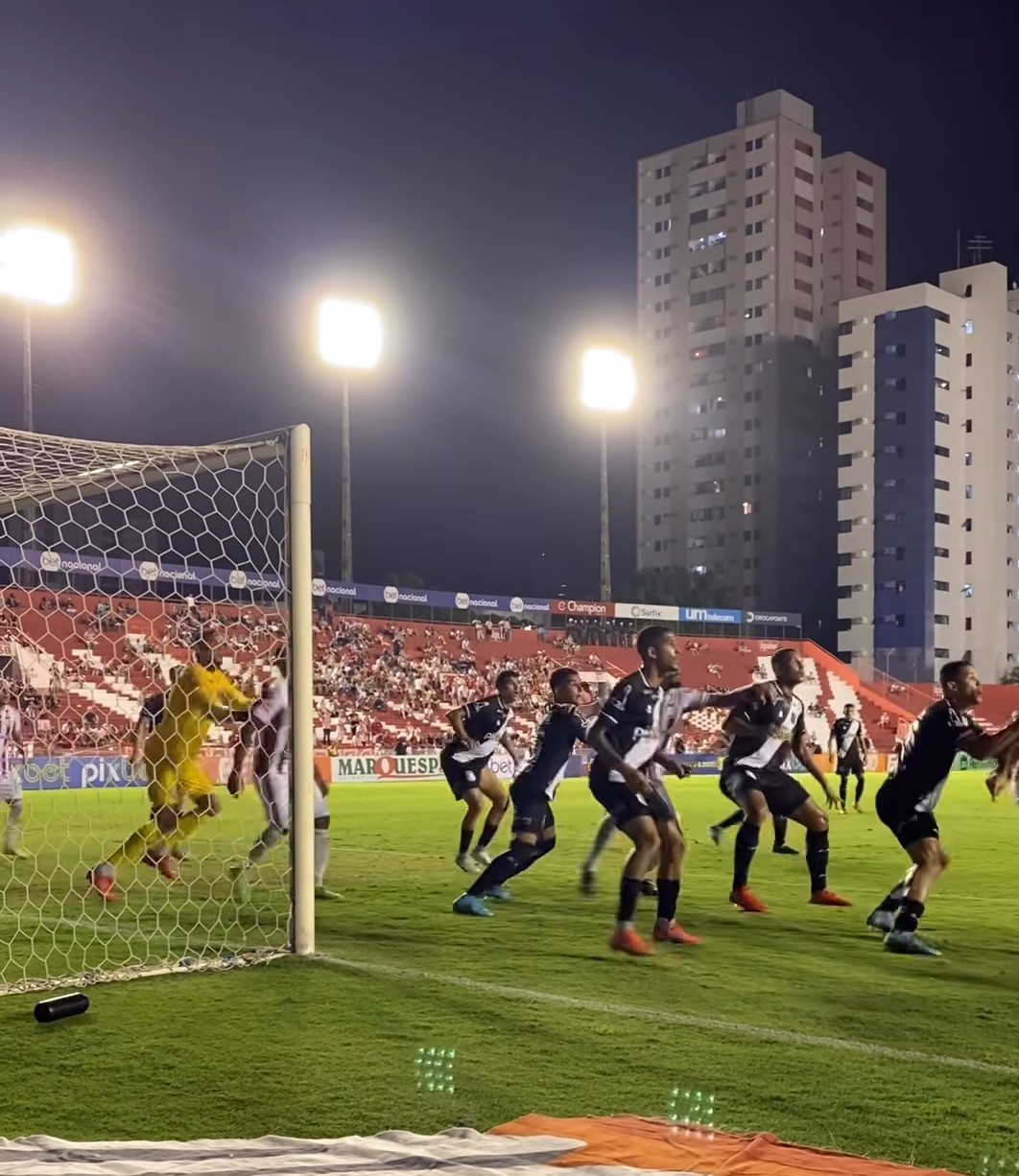 Ponte Preta vence o Náutico na despedida da temporada