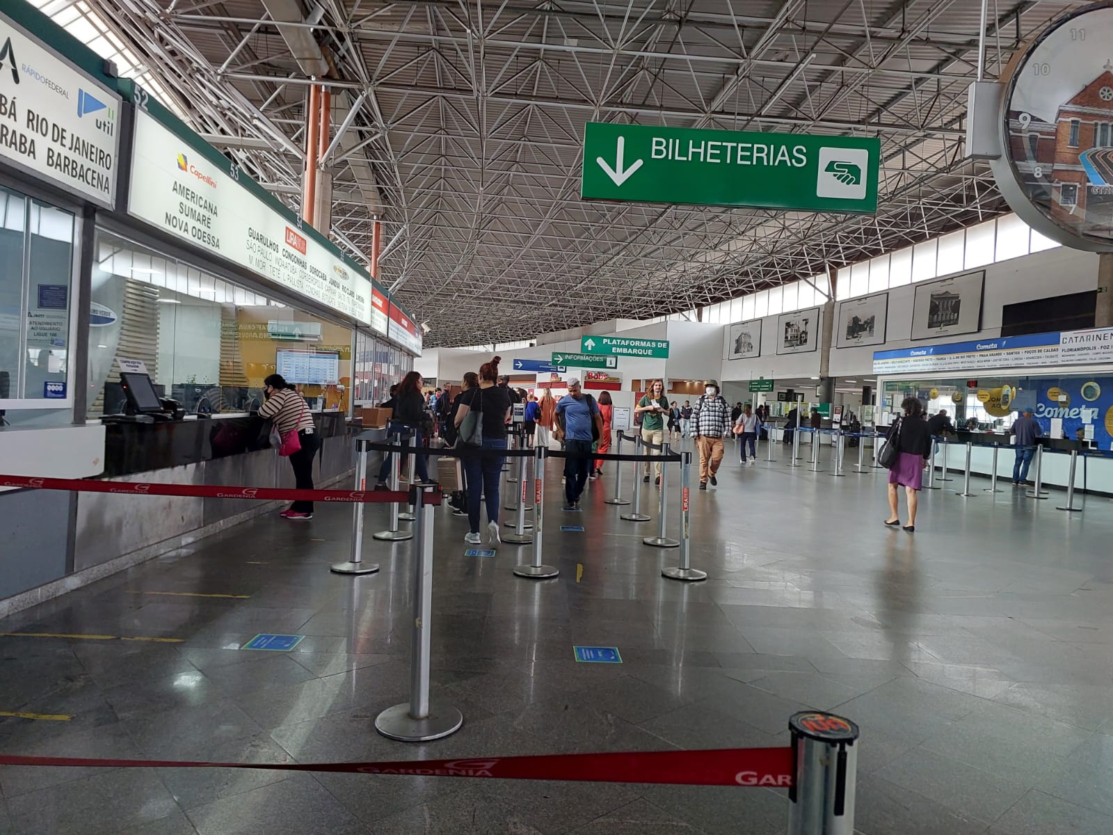 Passageiros enfrentam problemas na rodoviária e no Terminal Metropolitano