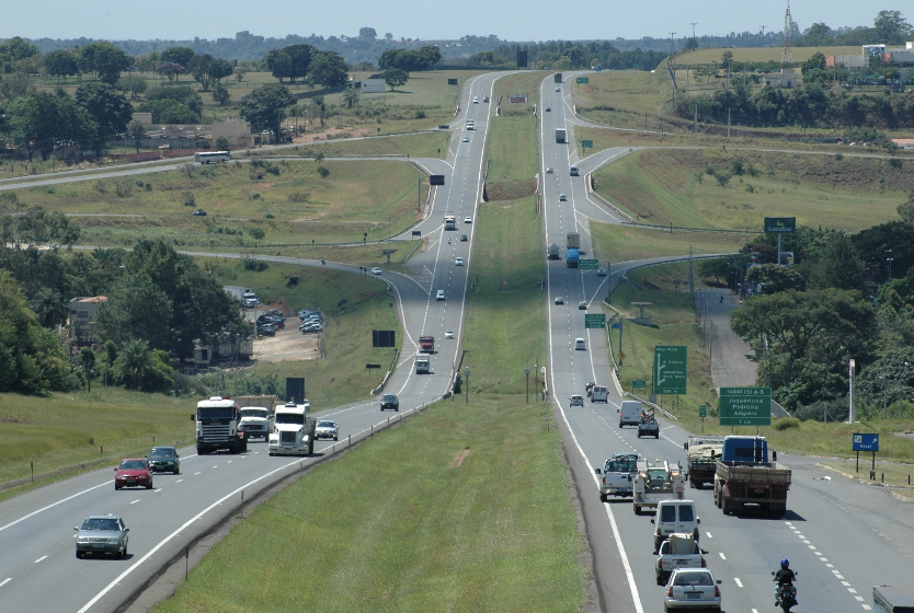 Região: Rodovias devem registrar mais de 1 mi de veículos durante o feriadão