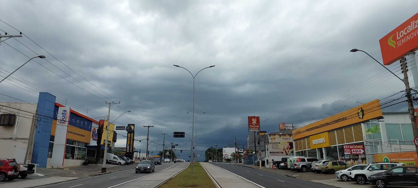 Tempestade provoca alagamento no centro de Campinas