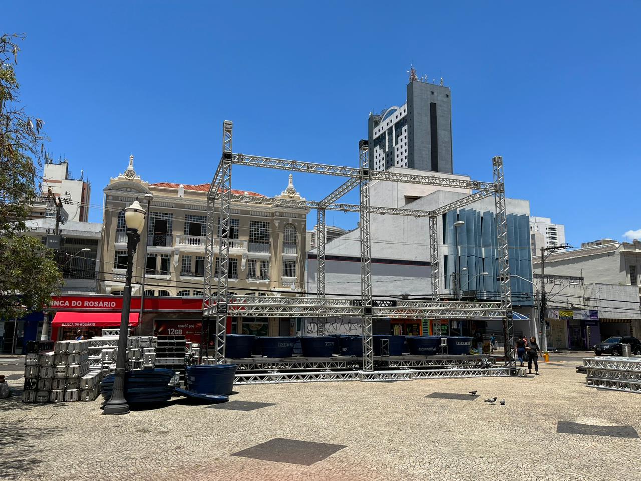 Campinas começa a instalação do telão para a Copa do Mundo