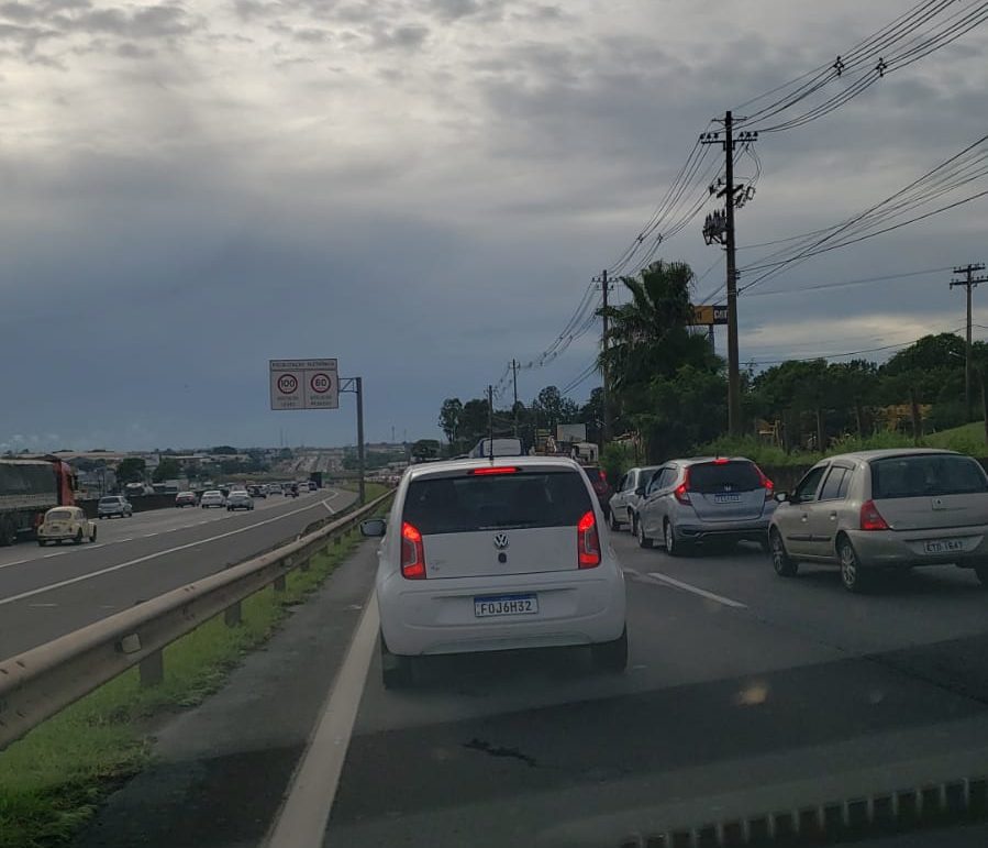 Atraso nas obras da madrugada provoca manhã de caos na Anhanguera