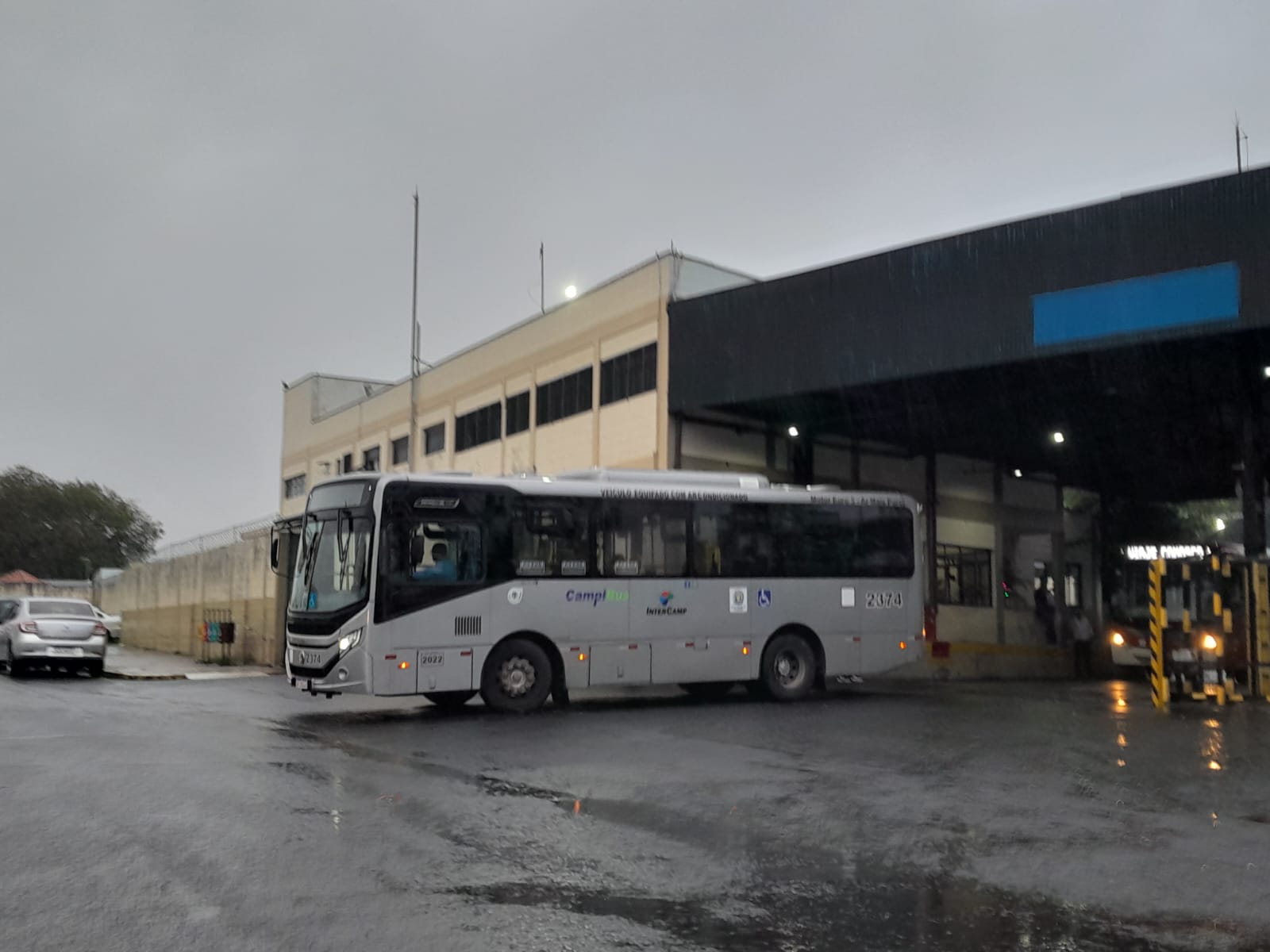 Novo ato do sindicato paralisa ônibus no Ouro Verde, Amarais e Padre Anchieta