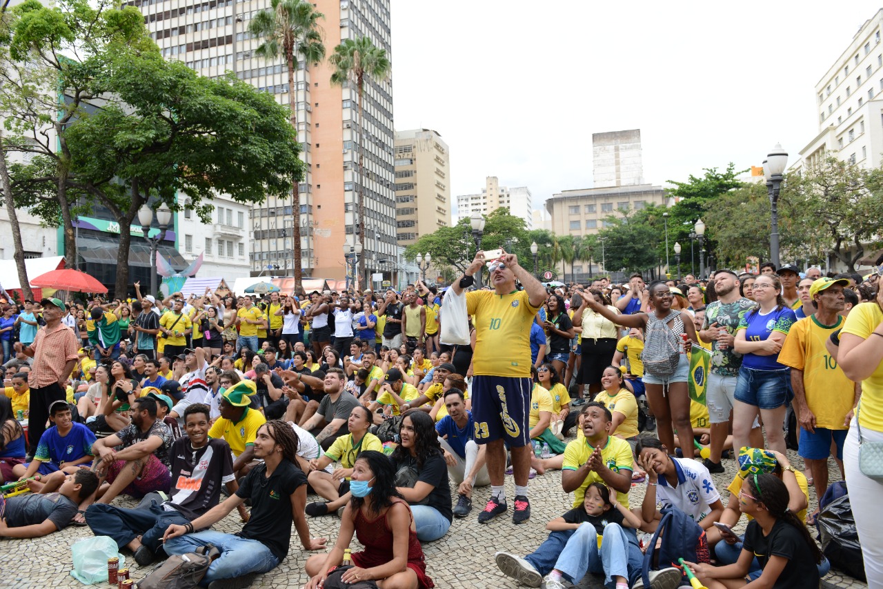 GM detém homem por soltura de rojões no Largo do Rosário em Campinas