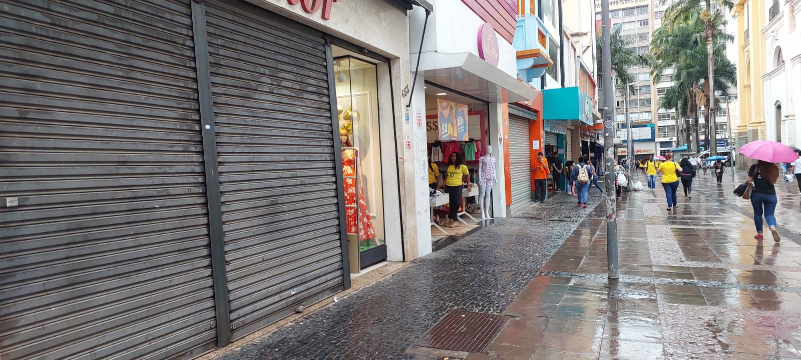 Lojistas abolem 2º tempo de vendas em dias de jogos do Brasil