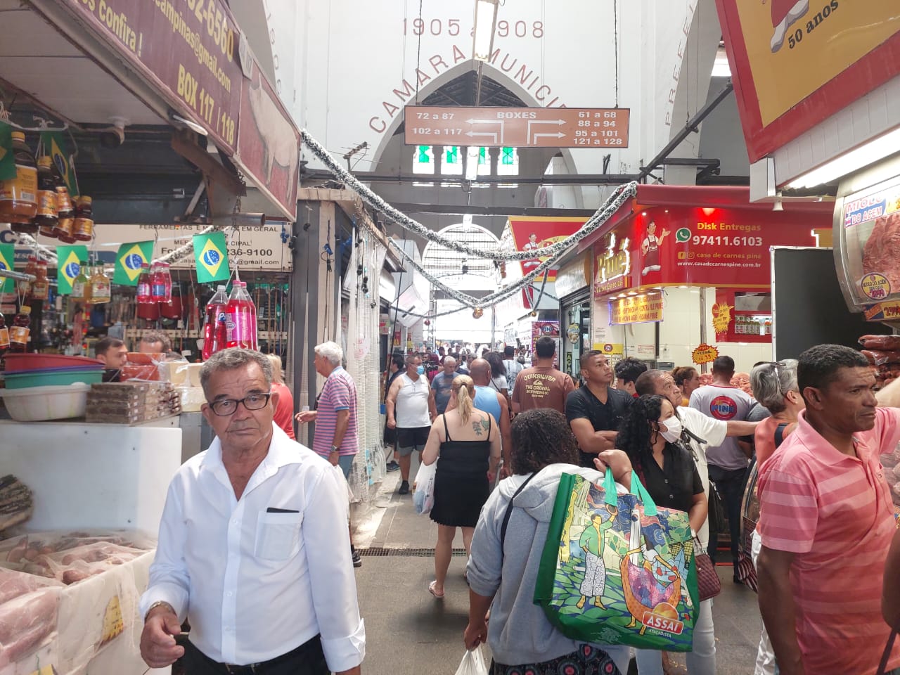 Procura por carnes para ceia de Natal lota Mercadão